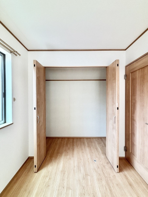 ���[�@�m���̃N���[�[�b�g�B���s��������̂Ō���̈ߗނ�����������܂�܂��B