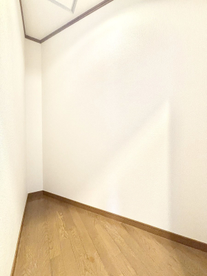 ���̑����ρ@�L�����[�B�|�������G�߂̏��������[���邱�Ƃ��ł��܂��B
