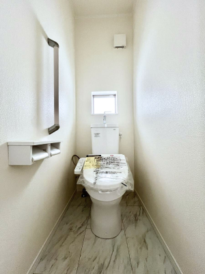 �g�C���@�g�C����1�K��2�K���ꂼ��ɔz�u����Ă��ĂƂĂ��֗��ł��B 