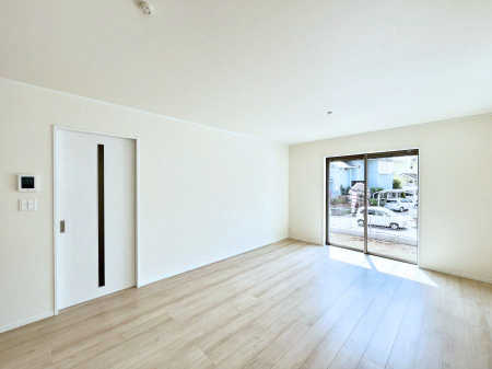 ���r���O�@�傫�ȑ����炽���Ղ�̗z���ƕ����������郊�r���O