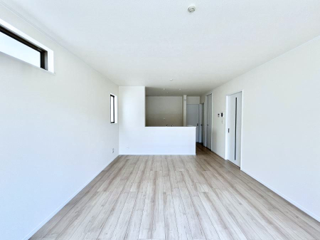 ���̑����ρ@�Ƒ��̏Ί炪���R�Ɛ��܂�Ă���A����ȕ��͋C�̃_�C�j���O�Ɏd�オ���Ă��܂��B