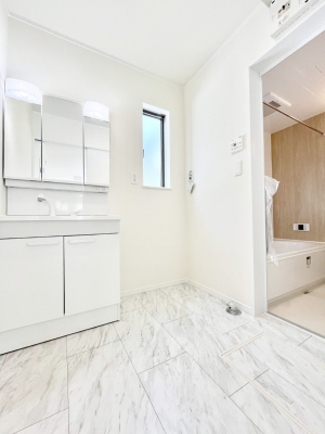 ���̑��@�L�X�Ƃ�Ƃ�̂��郉���h���[�X�y�[�X�B  