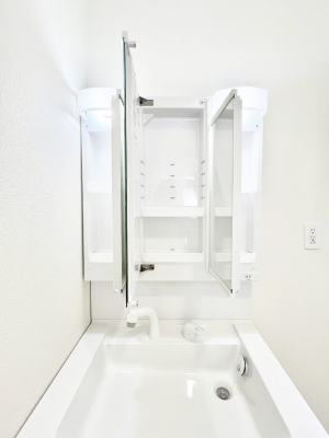 ���̑����ρ@�O�ʋ��̗��ɁA���ϕi��q���p�i�Ȃǂ����[�\�B���ʑ����������ƕۂ��܂��I