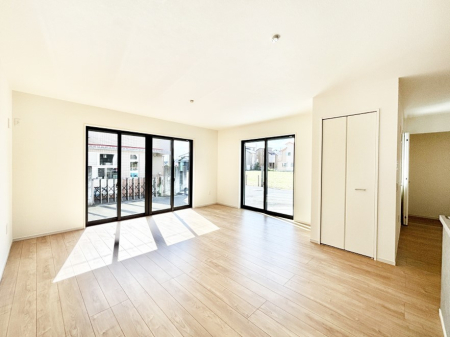 ���̑����ρ@�Ƒ��̏Ί炪���R�Ɛ��܂�Ă���A����ȕ��͋C�̃_�C�j���O�Ɏd�オ���Ă��܂��B