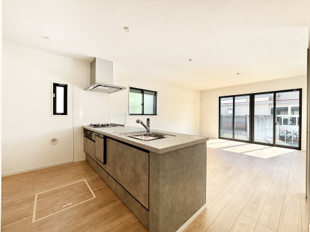 �L�b�`���@���������Ȃ��炲�Ƒ��Ƃ̉�b���y���߂�ΖʃJ�E���^�[�L�b�`��