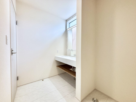 ���̑��@�������̂�����K��Ԃł��B�����̐g�x�x���C�����ǂ����g�������܂��B 