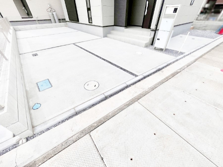 �@�ڂ̑O�����ԏꂾ�ƉJ�̓�����ʂɂ������������������֗��ł���