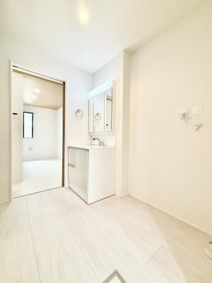 ���̑��@�L�X�Ƃ�Ƃ�̂��郉���h���[�X�y�[�X�B  