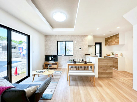 ���r���O�@�i�`�������e�C�X�g�̗D�����_�炩���F�g�����f�G�ȃ��r���O�I