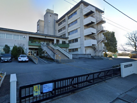 ���ӊ��@���w�Z 2100m �z�J�s���V�h���w�Z