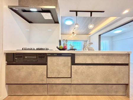 �L�b�`���@���������Ȃ���ł����Ƒ��Ƃ̉�b���y���߂�ΖʃL�b�`��