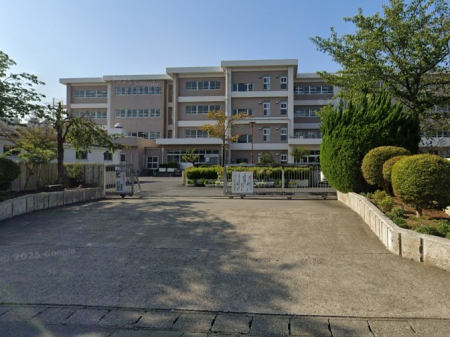 ���ӊ��@���w�Z 1100m ���R�s���여�R���w�Z