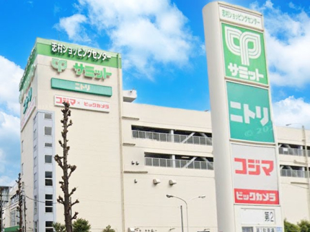 ���ӊ��@�V���b�s���O�Z���^�[ 700m �T�~�b�g�X�g�A-�u���X