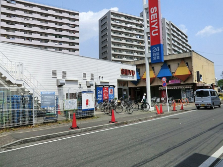 ���ӊ��@�X�[�p�[ 100m ���F����j���[�^�E���X