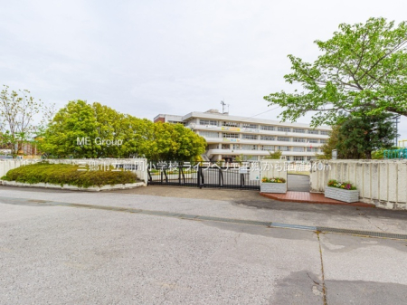 ���ӊ��@���w�Z 940m �O���s���O�ԏ��w�Z