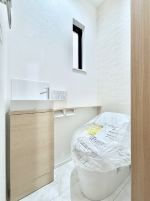 �g�C���@�g�C����1�K��2�K���ꂼ��ɔz�u����Ă��ĂƂĂ��֗��ł��B 