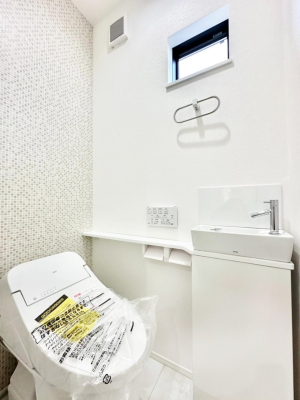 �g�C���@�g�C����1�K��2�K���ꂼ��ɔz�u����Ă��ĂƂĂ��֗��ł��B 