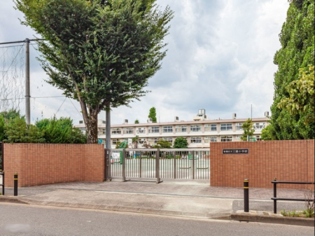 ���ӊ��@���w�Z 600m ���旧�O�����w�Z