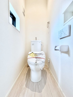 �g�C���@�g�C����1�K��2�K���ꂼ��ɔz�u����Ă��ĂƂĂ��֗��ł��B 