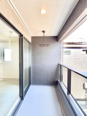 �o���R�j�[�@�C���i�[�o���R�j�[�Ȃ̂ŉJ�ł����󕨂����������o���āA���ʂ�������̂Ŋ������ǂ��A�������X�y�[�X�Ƃ��ďd�󂵂܂��B 
