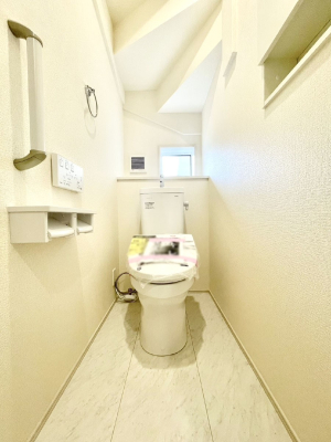 �g�C���@�g�C����1�K��2�K���ꂼ��ɔz�u����Ă��ĂƂĂ��֗��ł��B 