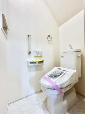 �g�C���@�g�C����1�K��2�K���ꂼ��ɔz�u����Ă��ĂƂĂ��֗��ł��B 