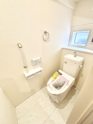 �g�C���@�g�C����1�K��2�K���ꂼ��ɔz�u����Ă��ĂƂĂ��֗��ł��B 
