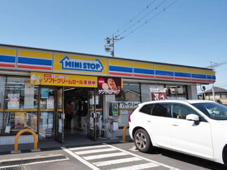 ���ӊ��@�R���r�j 300m �~�j�X�g�b�v �쉖���X