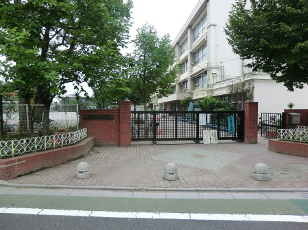 ���ӊ��@���w�Z 1050m ���n�旧���w���Ώ��w�Z