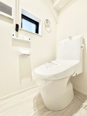 �g�C���@�g�C����1�K��2�K���ꂼ��ɔz�u����Ă��ĂƂĂ��֗��ł��B 
