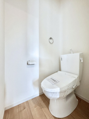 �g�C���@�g�C����1�K��2�K���ꂼ��ɔz�u����Ă��ĂƂĂ��֗��ł��B 